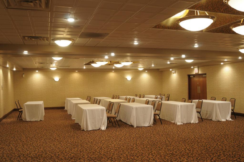 Moberly Inn & Suites Eksteriør bilde