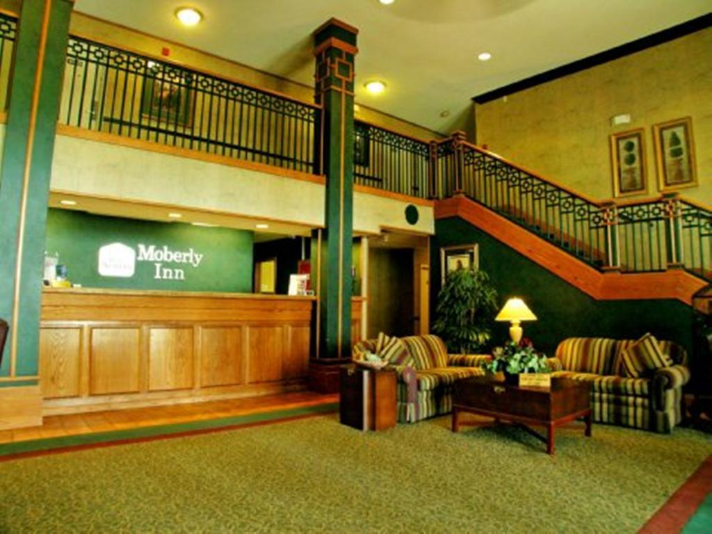 Moberly Inn & Suites Eksteriør bilde