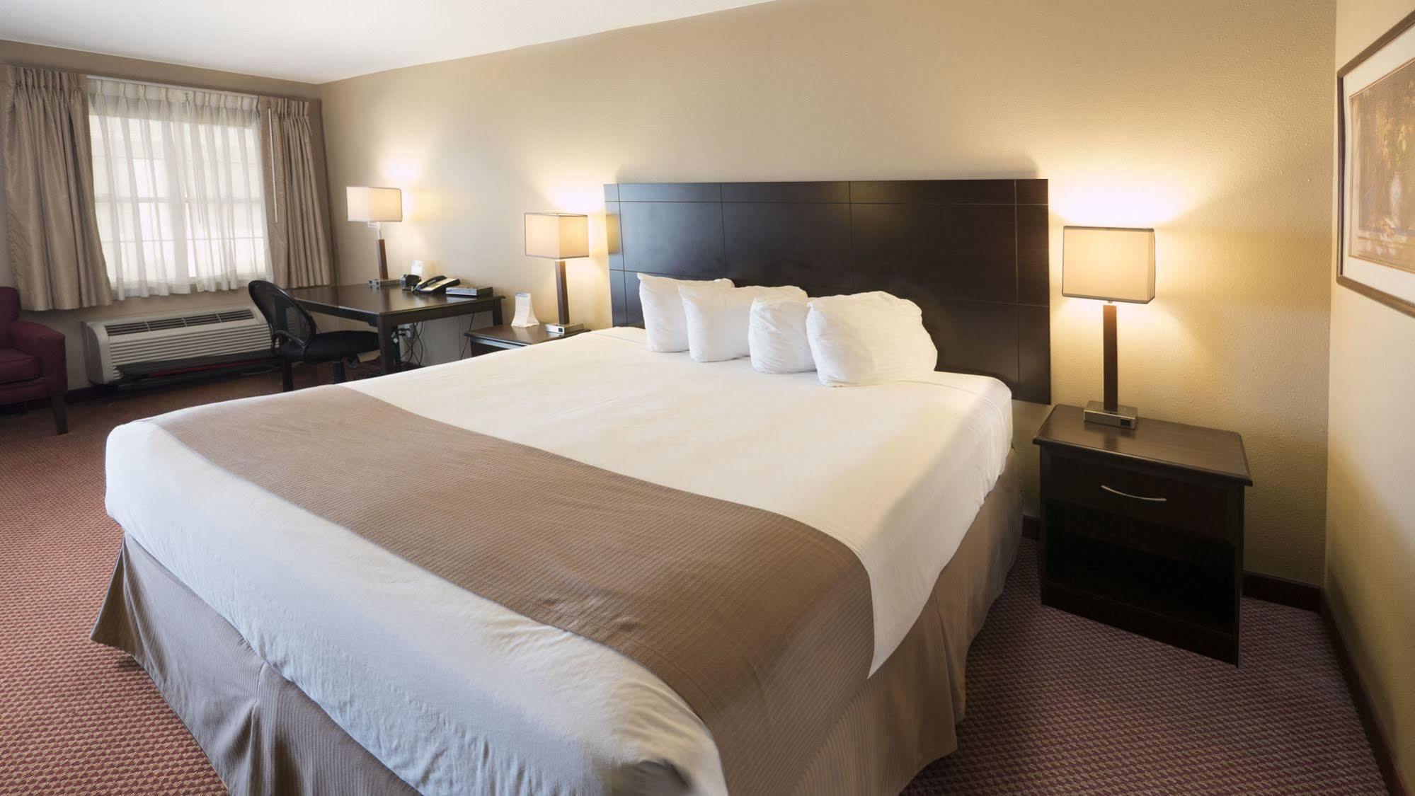 Moberly Inn & Suites Eksteriør bilde