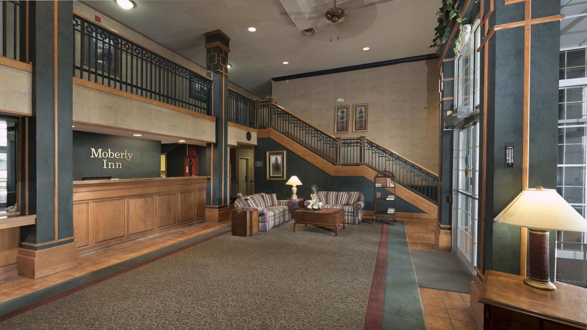 Moberly Inn & Suites Eksteriør bilde
