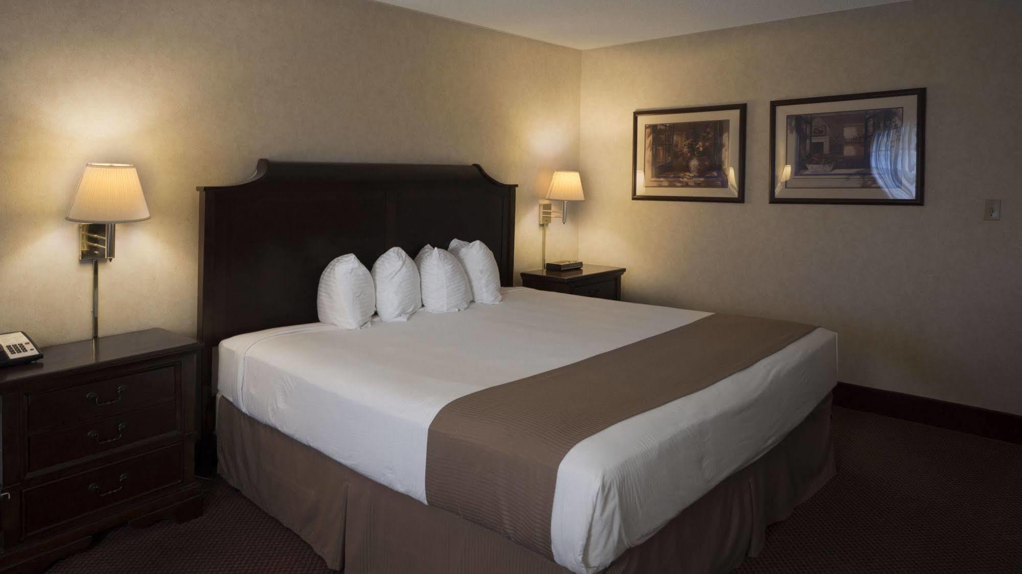 Moberly Inn & Suites Eksteriør bilde