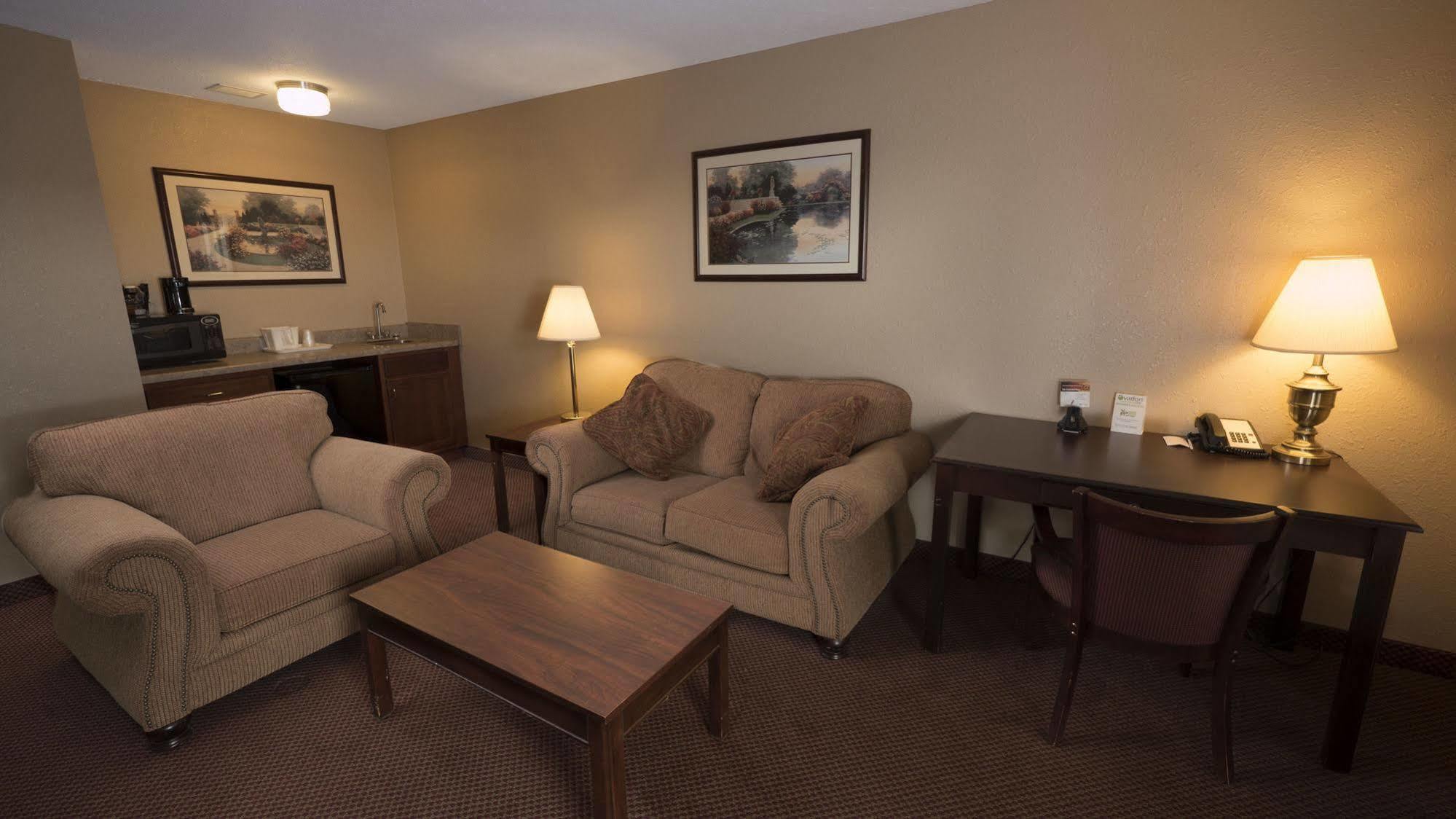 Moberly Inn & Suites Eksteriør bilde